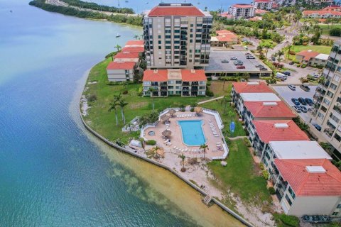 Снять в аренду кондоминиум в Сент-Питерсберг, Флорида 5 комнат, 106.84м2, № 1914074 - фото 22