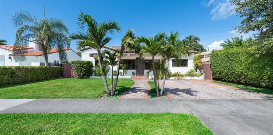 House in Miami, Florida 3 bedrooms, 158.68 sq.m. № 1889519