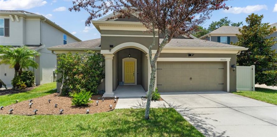 House in Winter Park, Florida 4 bedrooms, 171.22 sq.m. № 1813288