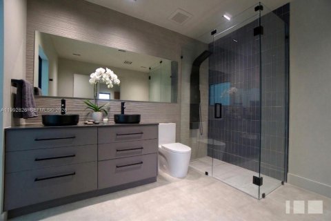 Casa en venta en North Miami Beach, Florida, 4 dormitorios, 161.84 m2 № 2056719 - foto 5