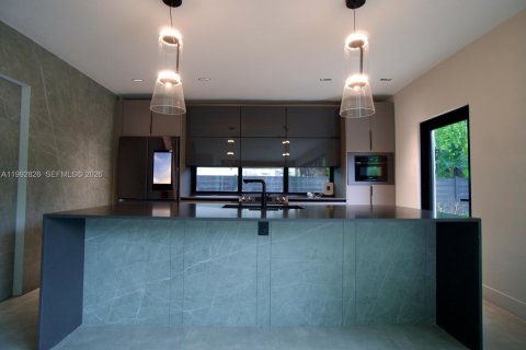 Casa en venta en North Miami Beach, Florida, 4 dormitorios, 161.84 m2 № 2056719 - foto 2