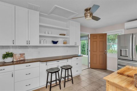 House in Polk City, Florida 1 bedroom, 115.2 sq.m. № 1879651 - photo 5