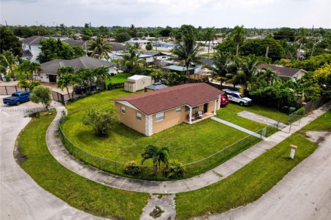 House in Homestead, Florida 3 bedrooms, 98.29 sq.m. № 1893297 - photo 18