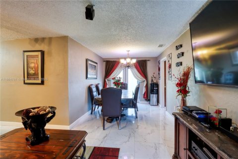 House in Homestead, Florida 3 bedrooms, 98.29 sq.m. № 1893297 - photo 29