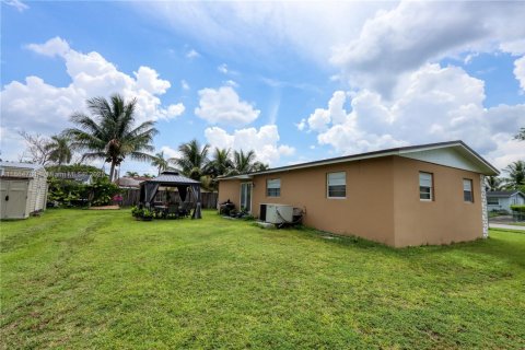 House in Homestead, Florida 3 bedrooms, 98.29 sq.m. № 1893297 - photo 12