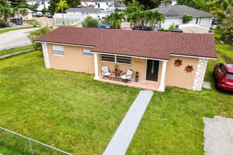 House in Homestead, Florida 3 bedrooms, 98.29 sq.m. № 1893297 - photo 1