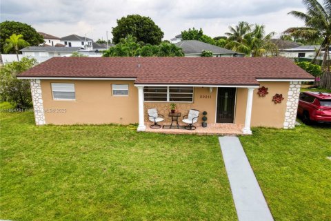 House in Homestead, Florida 3 bedrooms, 98.29 sq.m. № 1893297 - photo 2