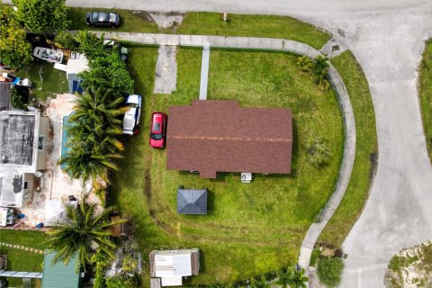 House in Homestead, Florida 3 bedrooms, 98.29 sq.m. № 1893297 - photo 21