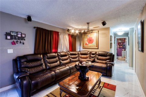 House in Homestead, Florida 3 bedrooms, 98.29 sq.m. № 1893297 - photo 26