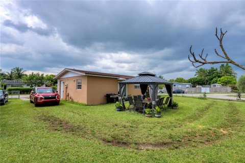 House in Homestead, Florida 3 bedrooms, 98.29 sq.m. № 1893297 - photo 8
