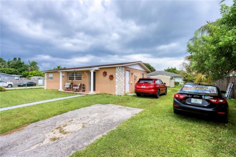 House in Homestead, Florida 3 bedrooms, 98.29 sq.m. № 1893297 - photo 6