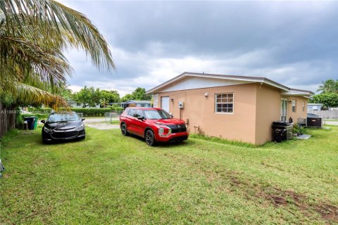 House in Homestead, Florida 3 bedrooms, 98.29 sq.m. № 1893297 - photo 7