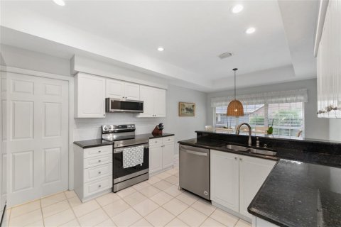 House in Gainesville, Florida 3 bedrooms, 205.13 sq.m. № 1894642 - photo 17