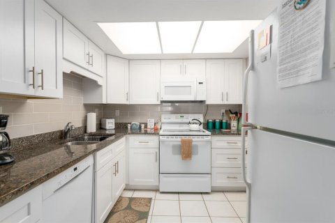 Condominio en alquiler en New Smyrna Beach, Florida, 2 dormitorios, 87.7 m2 № 1448191 - foto 8