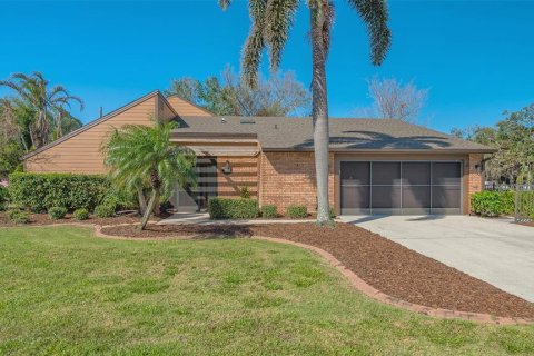 House in Port Charlotte, Florida 3 bedrooms, 244.7 sq.m. № 1718678 - photo 2