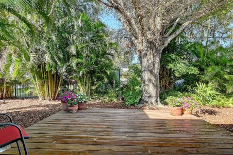 House in Port Charlotte, Florida 3 bedrooms, 244.7 sq.m. № 1718678 - photo 19