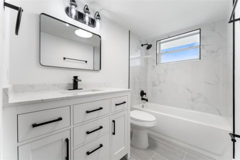 Condo in Miami, Florida, 2 bedrooms  № 2169893 - photo 18