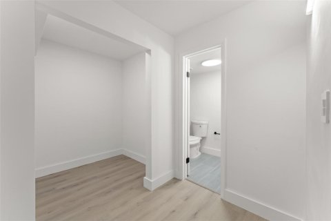 Condo in Miami, Florida, 2 bedrooms  № 2169893 - photo 16