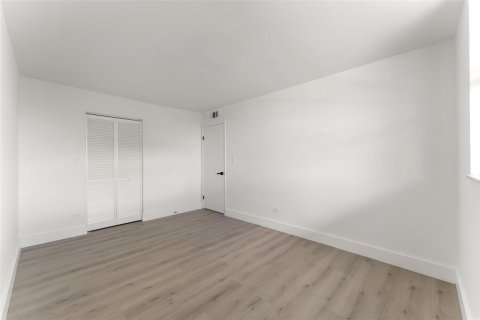 Condo in Miami, Florida, 2 bedrooms  № 2169893 - photo 20