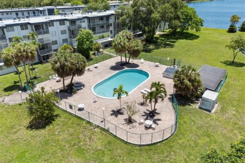 Condo in Miami, Florida, 2 bedrooms  № 2169893 - photo 26