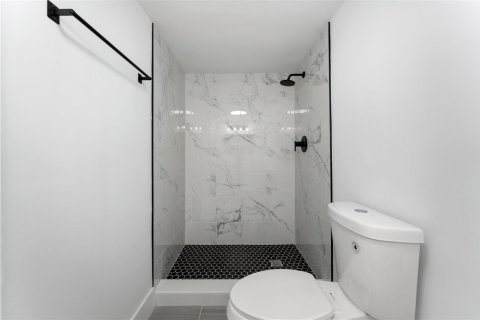 Condo in Miami, Florida, 2 bedrooms  № 2169893 - photo 14