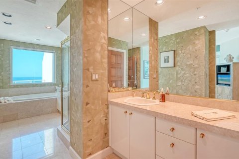 Condo in Longboat Key, Florida, 3 bedrooms  № 1746746 - photo 22