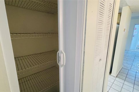Condominio en venta en Tampa, Florida, 1 dormitorio, 46.82 m2 № 1508247 - foto 9