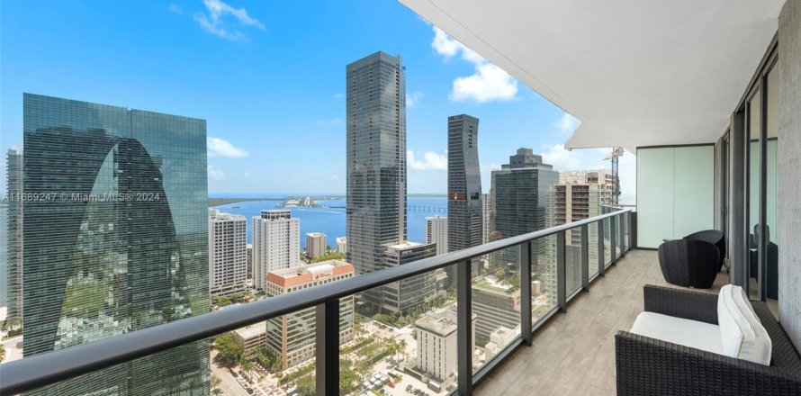 Condominio en Miami, Florida, 2 dormitorios № 1693172