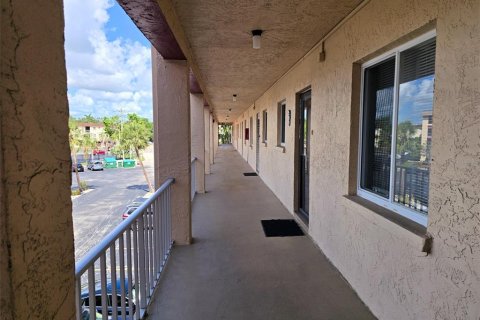 Condo in Bradenton, Florida, 1 bedroom  № 1744646 - photo 2
