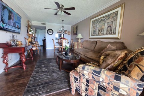 Condo in Bradenton, Florida, 1 bedroom  № 1744646 - photo 6