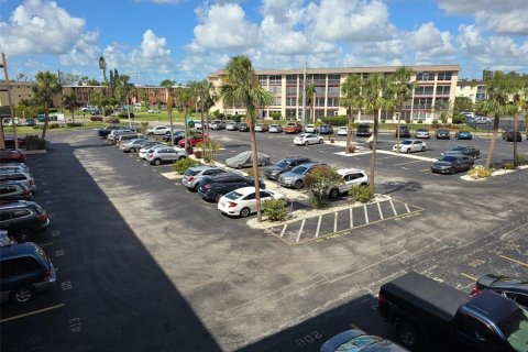Condo in Bradenton, Florida, 1 bedroom  № 1744646 - photo 21
