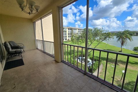 Condo in Bradenton, Florida, 1 bedroom  № 1744646 - photo 1