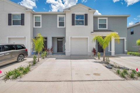 Adosado en Wesley Chapel, Florida 3 dormitorios, 155.43 m2 № 2117515