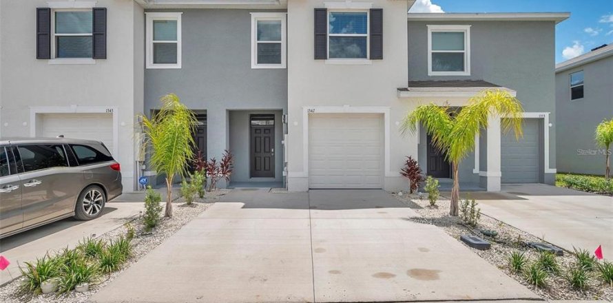 Adosado en Wesley Chapel, Florida 3 dormitorios, 155.43 m2 № 2117515
