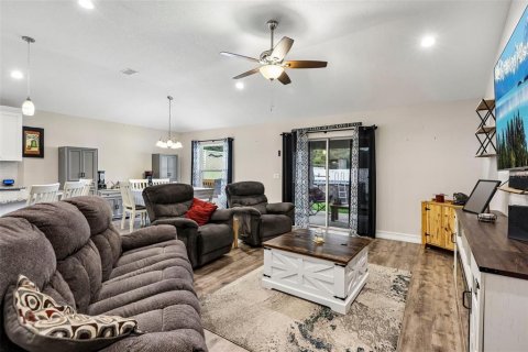 House in Belleview, Florida 3 bedrooms, 158.03 sq.m. № 2258484 - photo 6