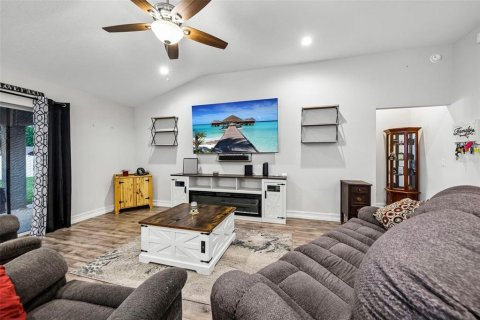 House in Belleview, Florida 3 bedrooms, 158.03 sq.m. № 2258484 - photo 5