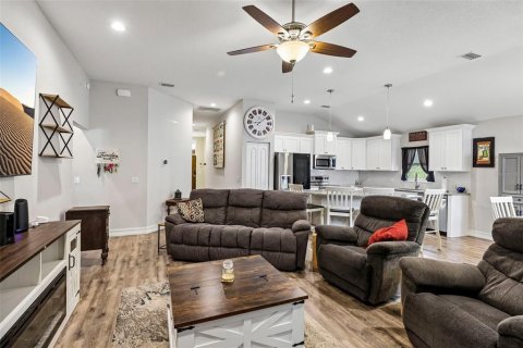 House in Belleview, Florida 3 bedrooms, 158.03 sq.m. № 2258484 - photo 7