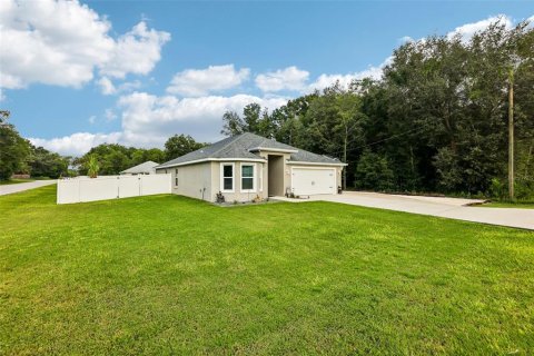 House in Belleview, Florida 3 bedrooms, 158.03 sq.m. № 2258484 - photo 2
