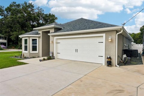 House in Belleview, Florida 3 bedrooms, 158.03 sq.m. № 2258484 - photo 4