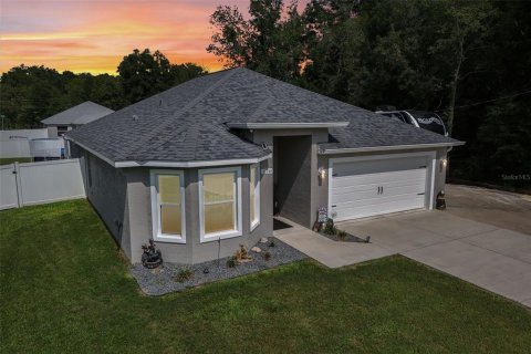 House in Belleview, Florida 3 bedrooms, 158.03 sq.m. № 2258484 - photo 3