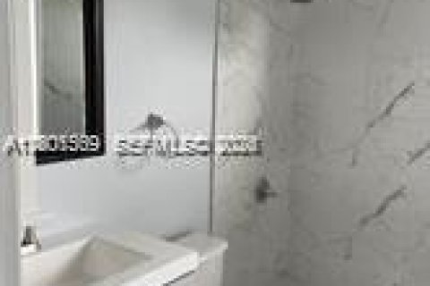 Touwnhouse à louer à Boca Raton, Floride: 2 chambres, 97.92 m2 № 2065666 - photo 11