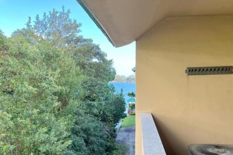 Condominio en alquiler en Miami, Florida, 2 dormitorios, 89.74 m2 № 1986178 - foto 5