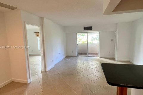 Condominio en alquiler en Miami, Florida, 2 dormitorios, 89.74 m2 № 1986178 - foto 2