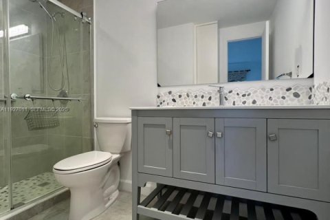 Condominio en alquiler en Miami, Florida, 2 dormitorios, 89.74 m2 № 1986178 - foto 3