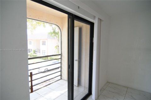 Condo in Miami, Florida, 2 bedrooms № 1971937 - photo 22