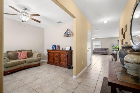 House in Ruskin, Florida 6 bedrooms, 290.78 sq.m. № 1719117 - photo 8