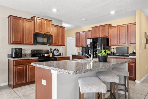 House in Ruskin, Florida 6 bedrooms, 290.78 sq.m. № 1719117 - photo 14