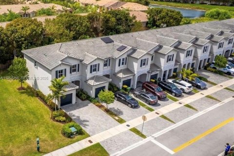 Кондоминиум с 3 спальнями в Хомстед, Флорида № 2031662