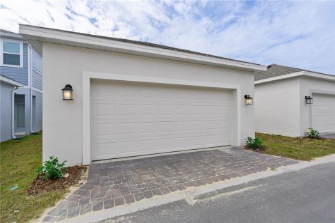 House in Apopka, Florida 4 bedrooms, 204.29 sq.m. № 2308505 - photo 16