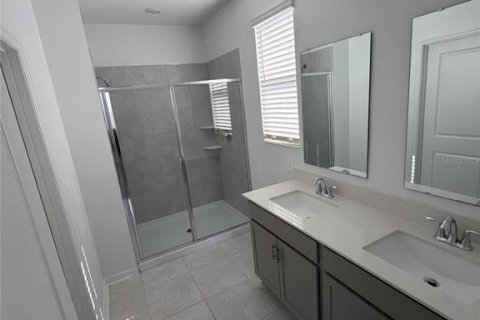 House in Apopka, Florida 4 bedrooms, 204.29 sq.m. № 2308505 - photo 14